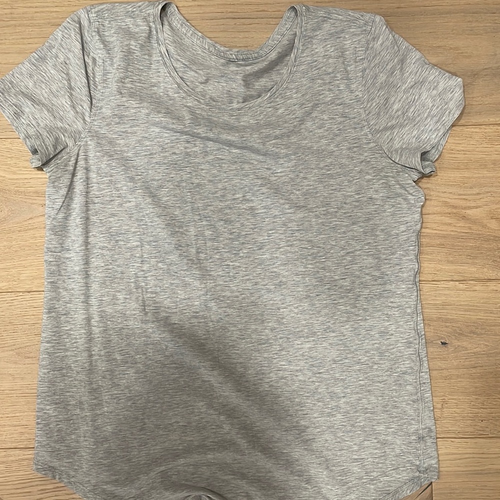 Lululemon love tee size 6